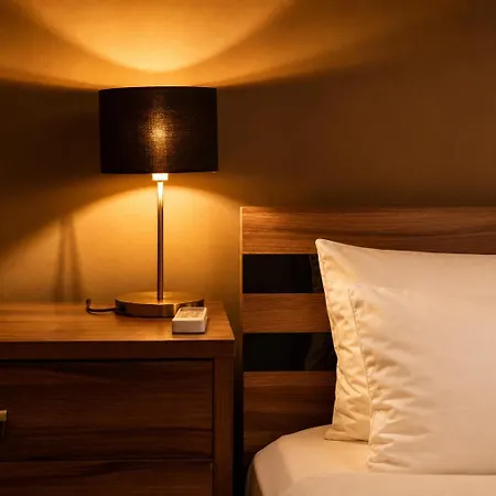 Romance Golden Line For Rent Lejlighed *